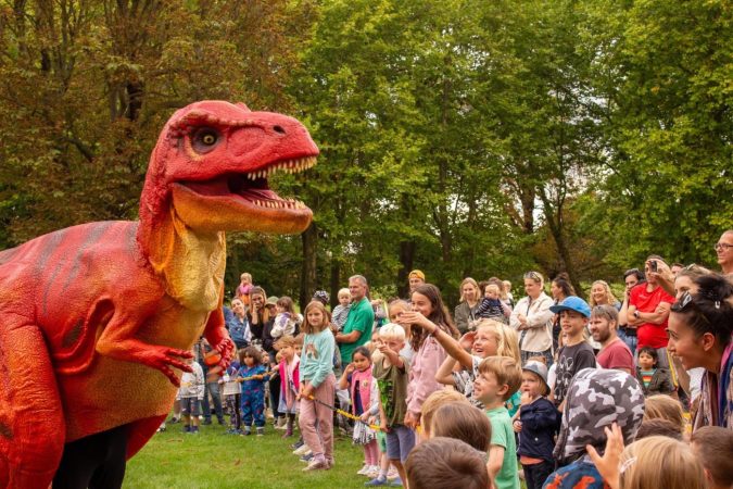 ruby_the_megalosaurus_rentadinosaur-image(2000x1333-crop-autorotate) (Copy)